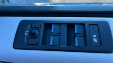 Land Rover Discovery 3.0 D300 Metropolitan Edition 5dr Auto Diesel Station Wagon